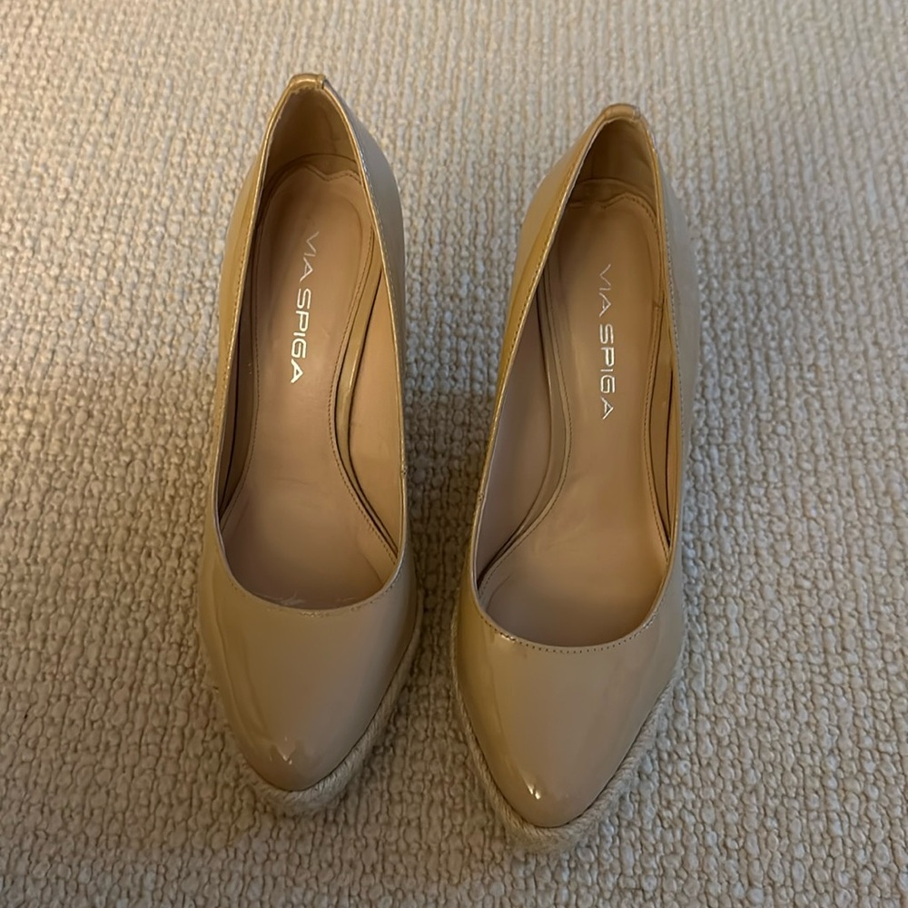 Via sofa wedge heel
